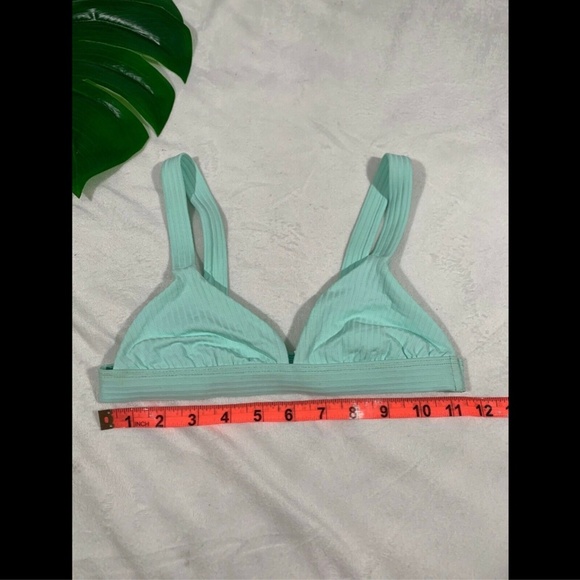 NEW‎ Vitamin A Neutra Triangle Swim Top in Glacier [SZ XS/4 ] - Picture 2 of 8